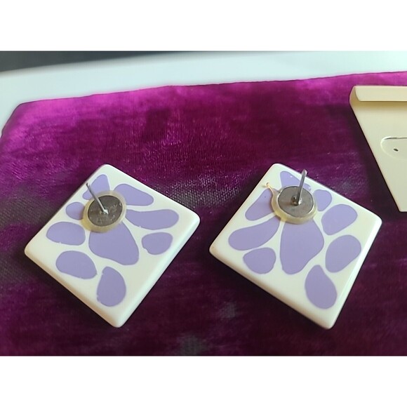 Purple And White Animal Print Plastic Earrings Vintage NOS - Picture 8 of 10